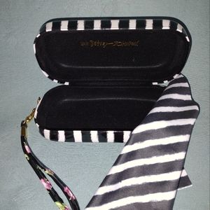 Betsey Johnson eyeglass case with matching cloth